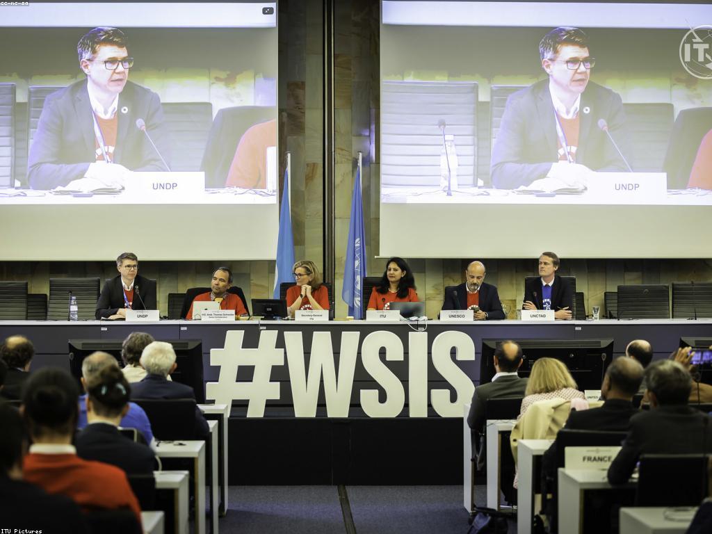 ផលប៉ះពាល់នៃព័ត៌មានលើសង្គម